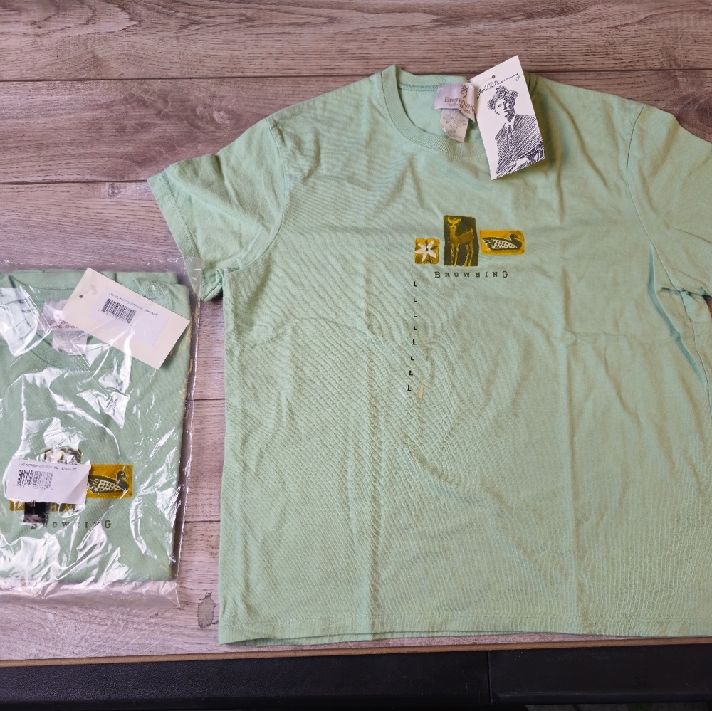 BROWNING Graphic T-Shirt in Light Green